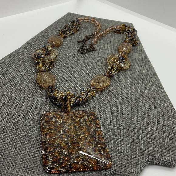 Glittery Beaded Necklace with Leopard Print Pendant - Picture 3 of 6
